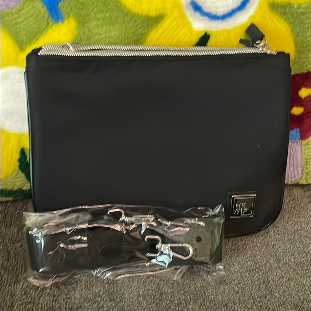 Ihkwip Crossbody Bag